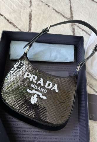 https://www.vipluxury.sk/Prada sequin bag