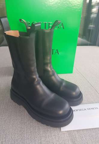 https://www.vipluxury.sk/Bottega Veneta Lug Leather Ankle Boots