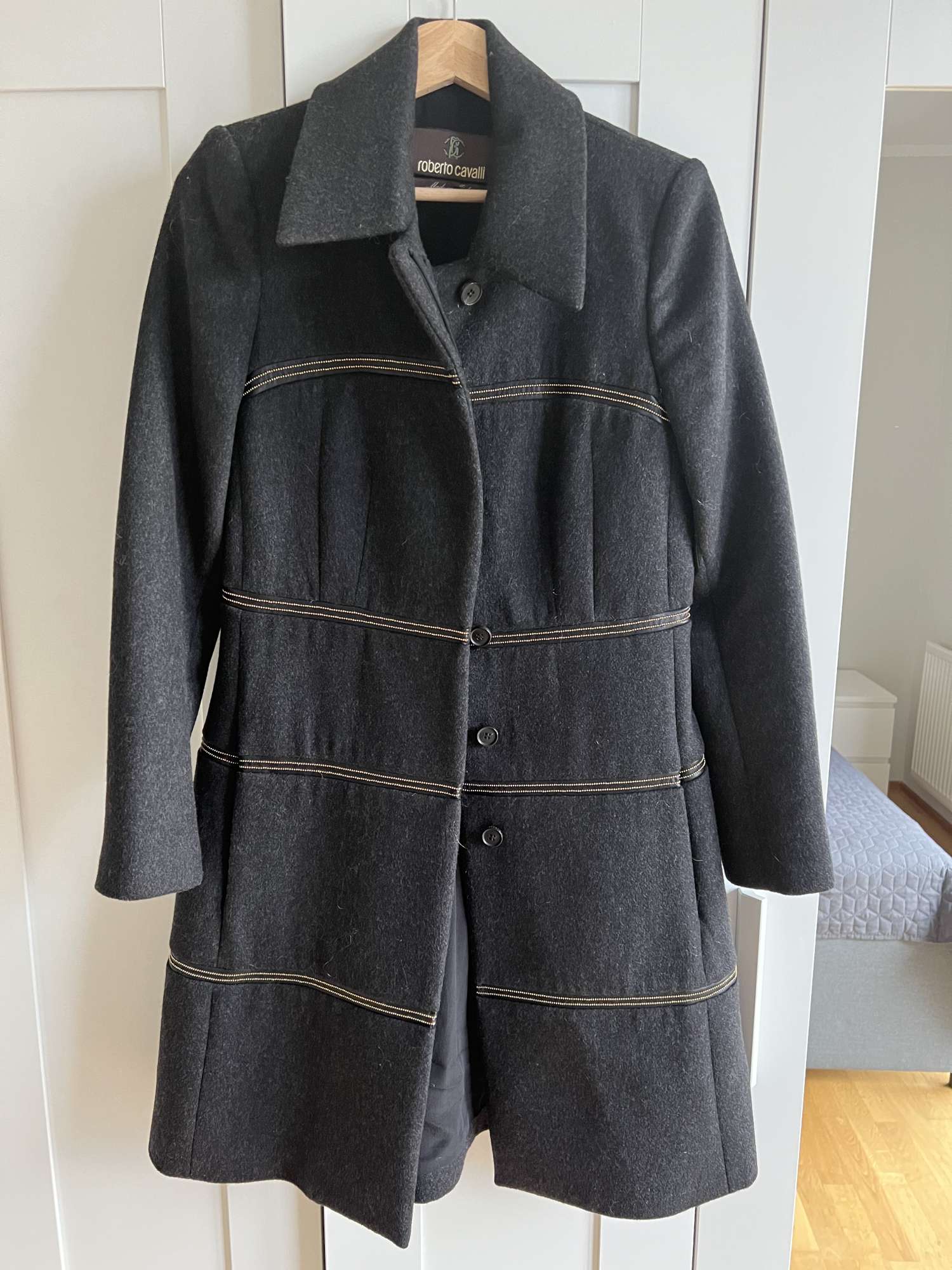 Roberto Cavalli sivý kabát