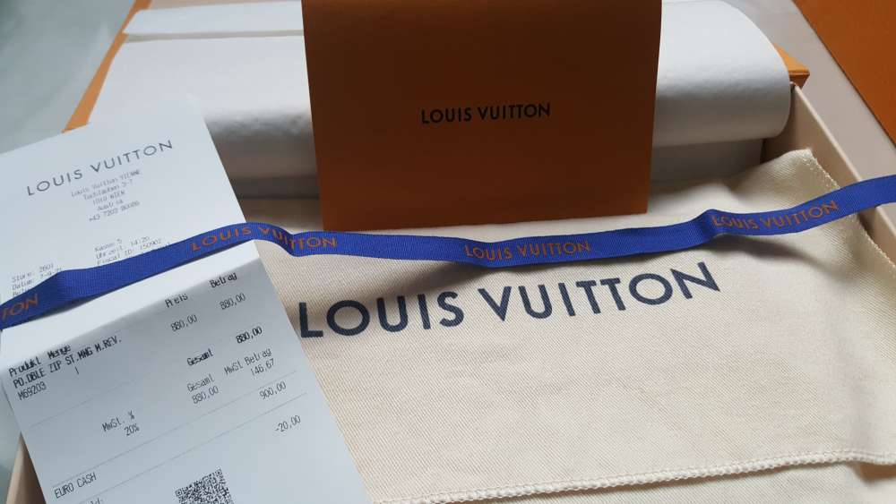Louis Vuitton DOUBLE V 2022-23FW Double Zip Pochette (M69203)