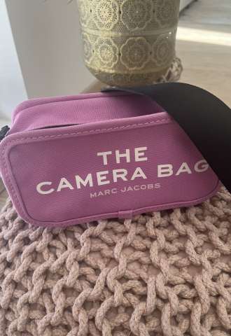 https://www.vipluxury.sk/Marc Jacobs camera bag
