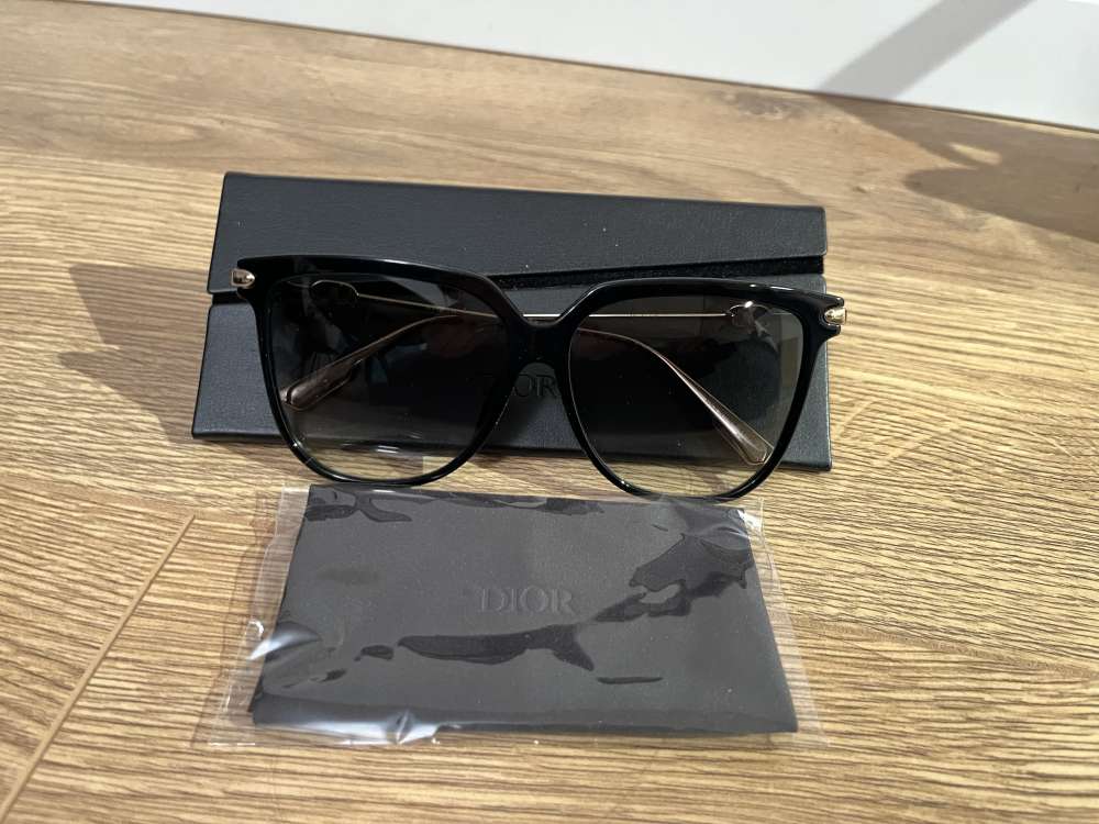 Dior damske slnecne nove nenosene