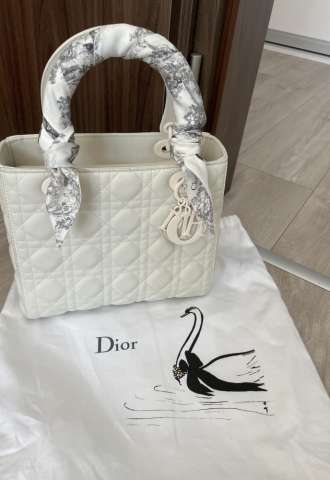 https://www.vipluxury.sk/Christian Dior Lady Dior kabelka