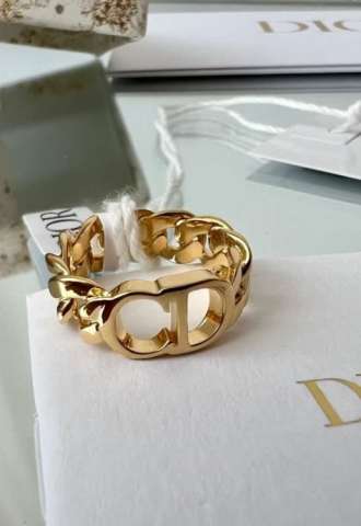 https://www.vipluxury.sk/Dior prsteň