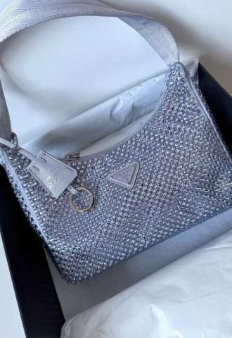 https://www.vipluxury.sk/Prada Crystal bag