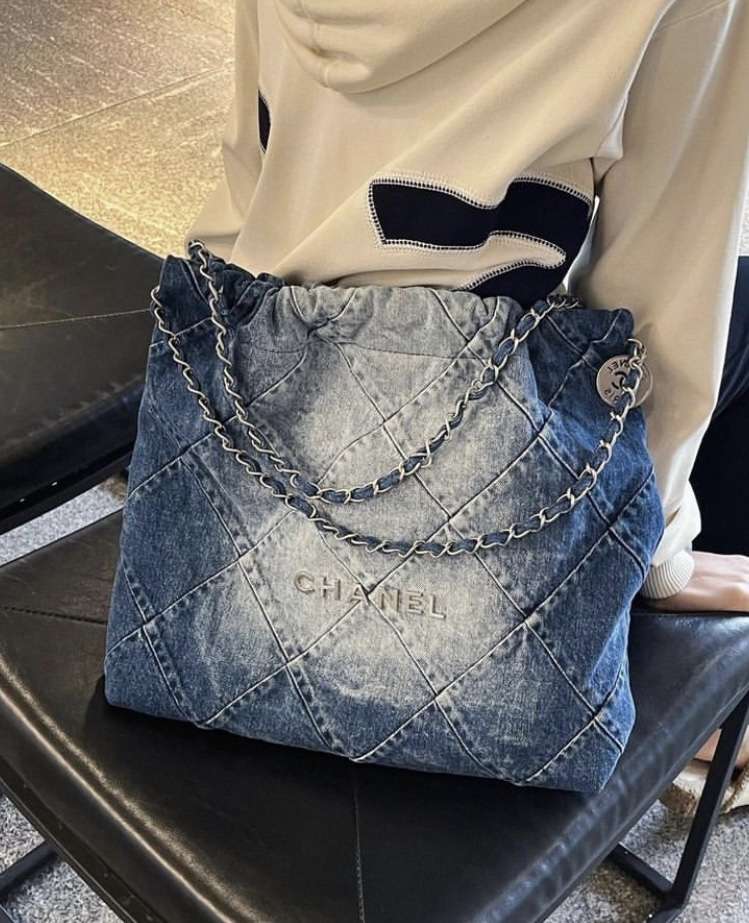 Chanel Gradient Blue Quilted Denim 22 Bag Silver Hardware, 2023 Available  For Immediate Sale At Sotheby's