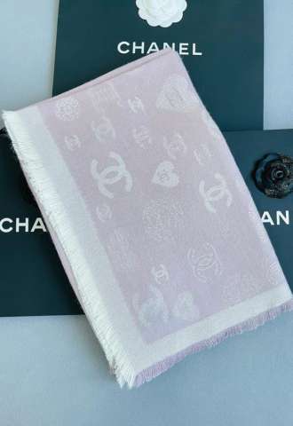 https://www.vipluxury.sk/Chanel nádherná štóla