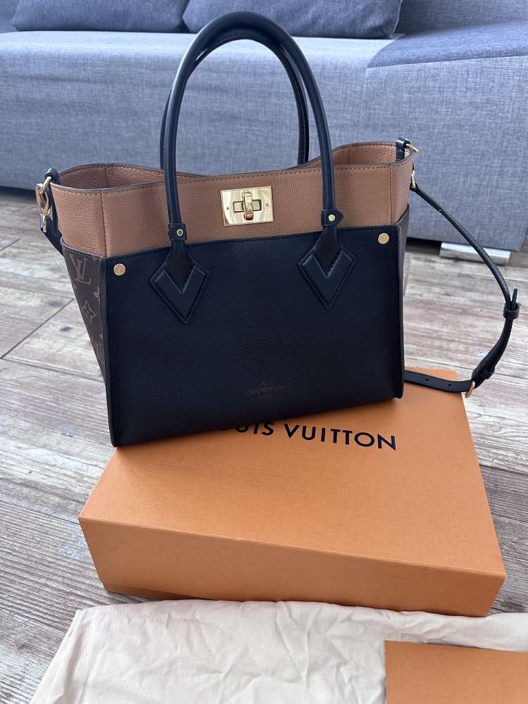 Louis Vuitton on My Side mm Black Calf