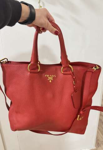 https://www.vipluxury.sk/Prada Shopper červená