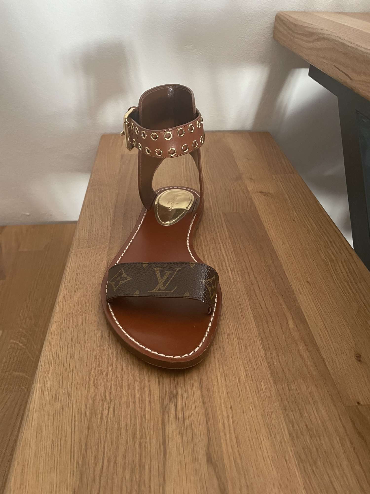 Louis Vuitton sandále