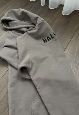 https://www.vipluxury.sk/Balenciaga mikina