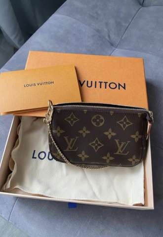 https://www.vipluxury.sk/Louis Vuitton Mini pochette bag