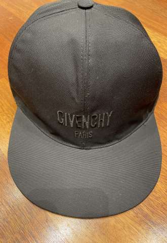 https://www.vipluxury.sk/Givenchy siltovka
