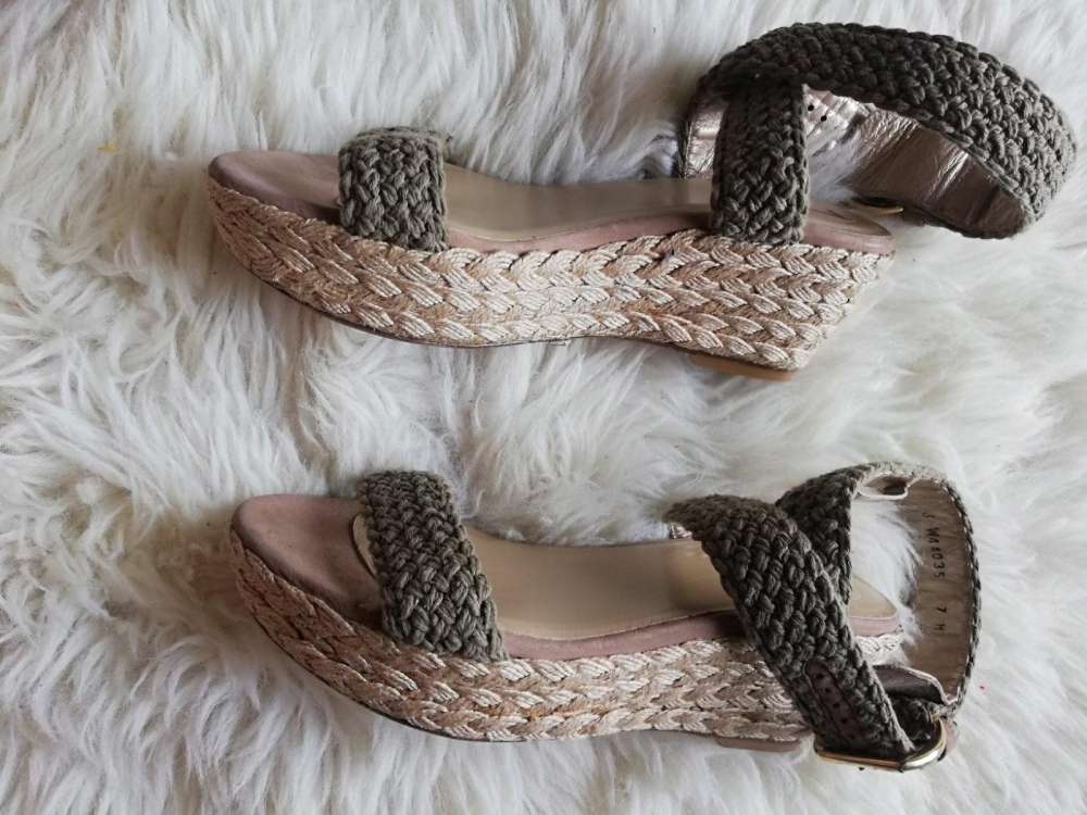 Stuart Weitzman letne sandale