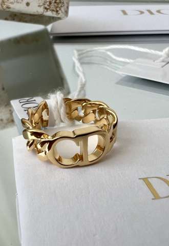 https://www.vipluxury.sk/Dior prsten