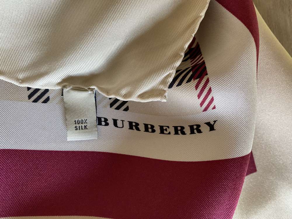 Burberry hedvábný šátek