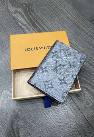 https://www.vipluxury.sk/Louis Vuitton cardholder limited