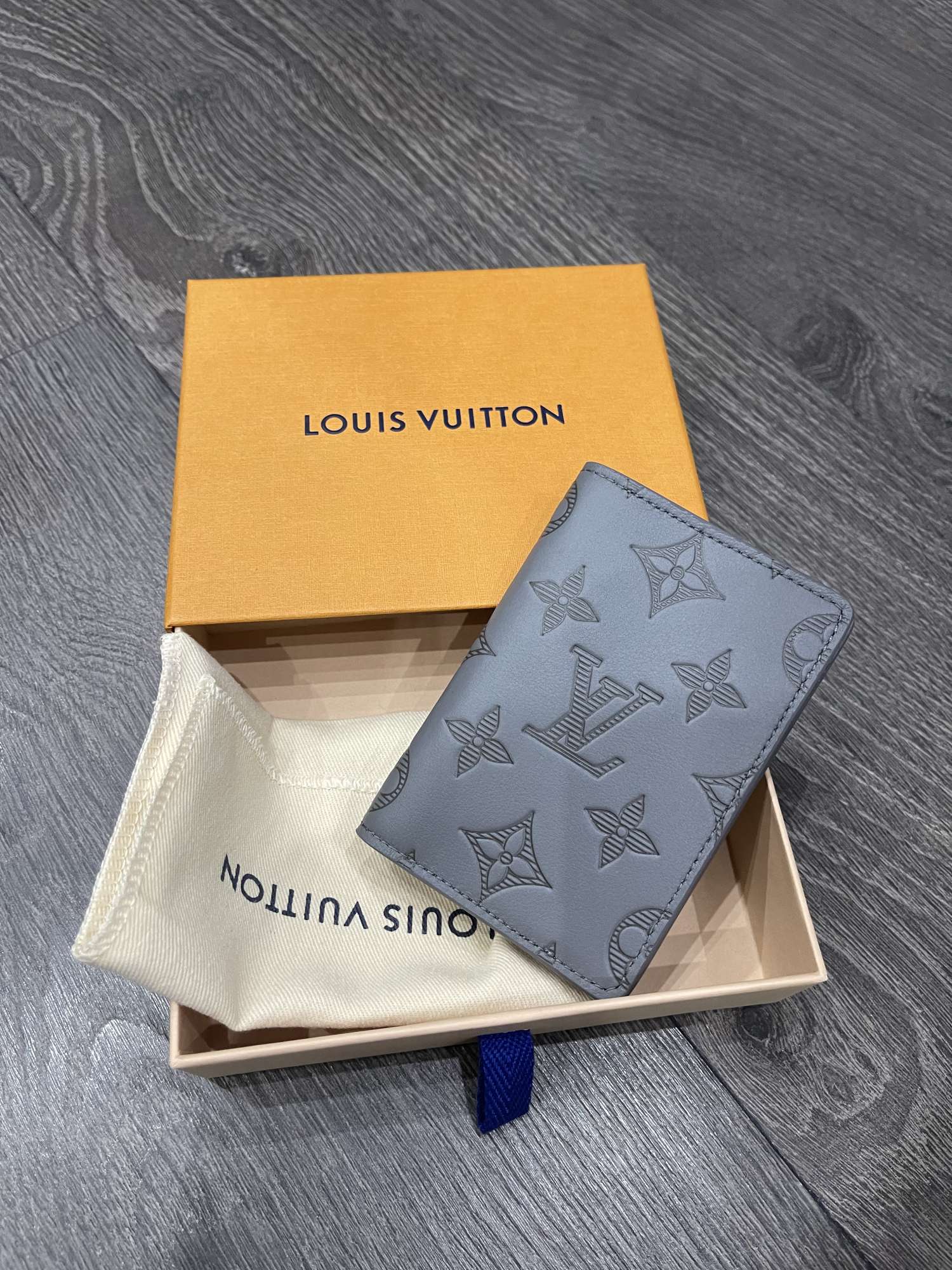 Louis Vuitton cardholder limited