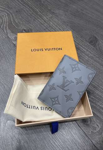 https://www.vipluxury.sk/Louis Vuitton cardholder limited