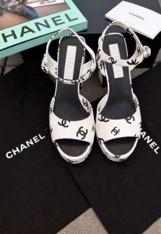 https://www.vipluxury.sk/Chanel sandalky