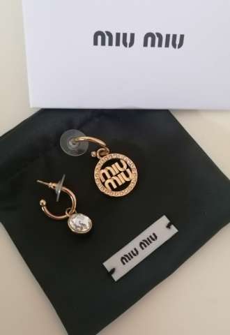 https://www.vipluxury.sk/Miu Miu nausnice