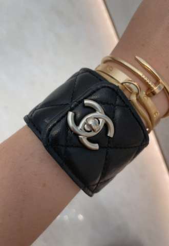 https://www.vipluxury.sk/Chanel leather bracelet