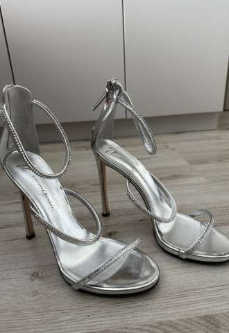 https://www.vipluxury.sk/Giuseppe Zanotti Harmony embellished stiletto sandals