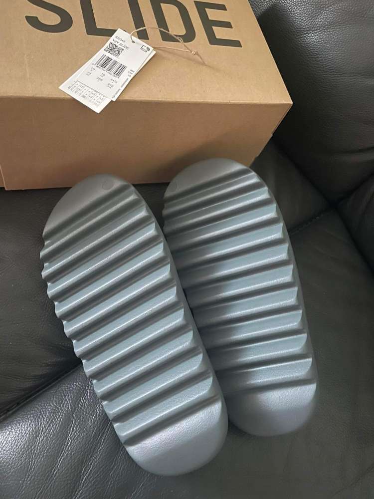 Adidas Yeezy slide