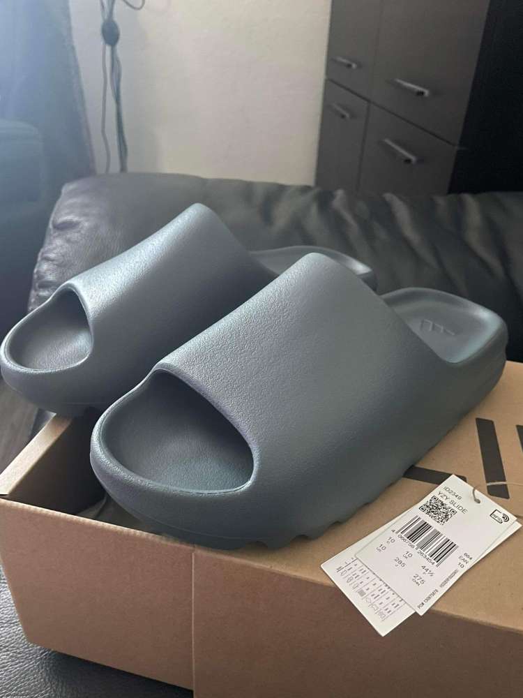 Adidas Yeezy slide
