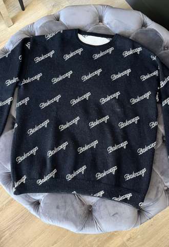 https://www.vipluxury.sk/Balenciaga sveter s nápismi