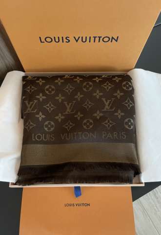 https://www.vipluxury.sk/Louis Vuitton Monogram Shine Shawl