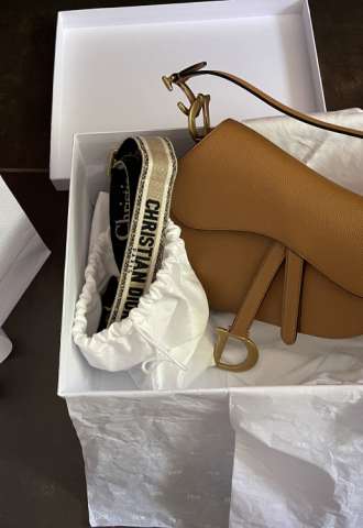https://www.vipluxury.sk/Christian Dior kabelka