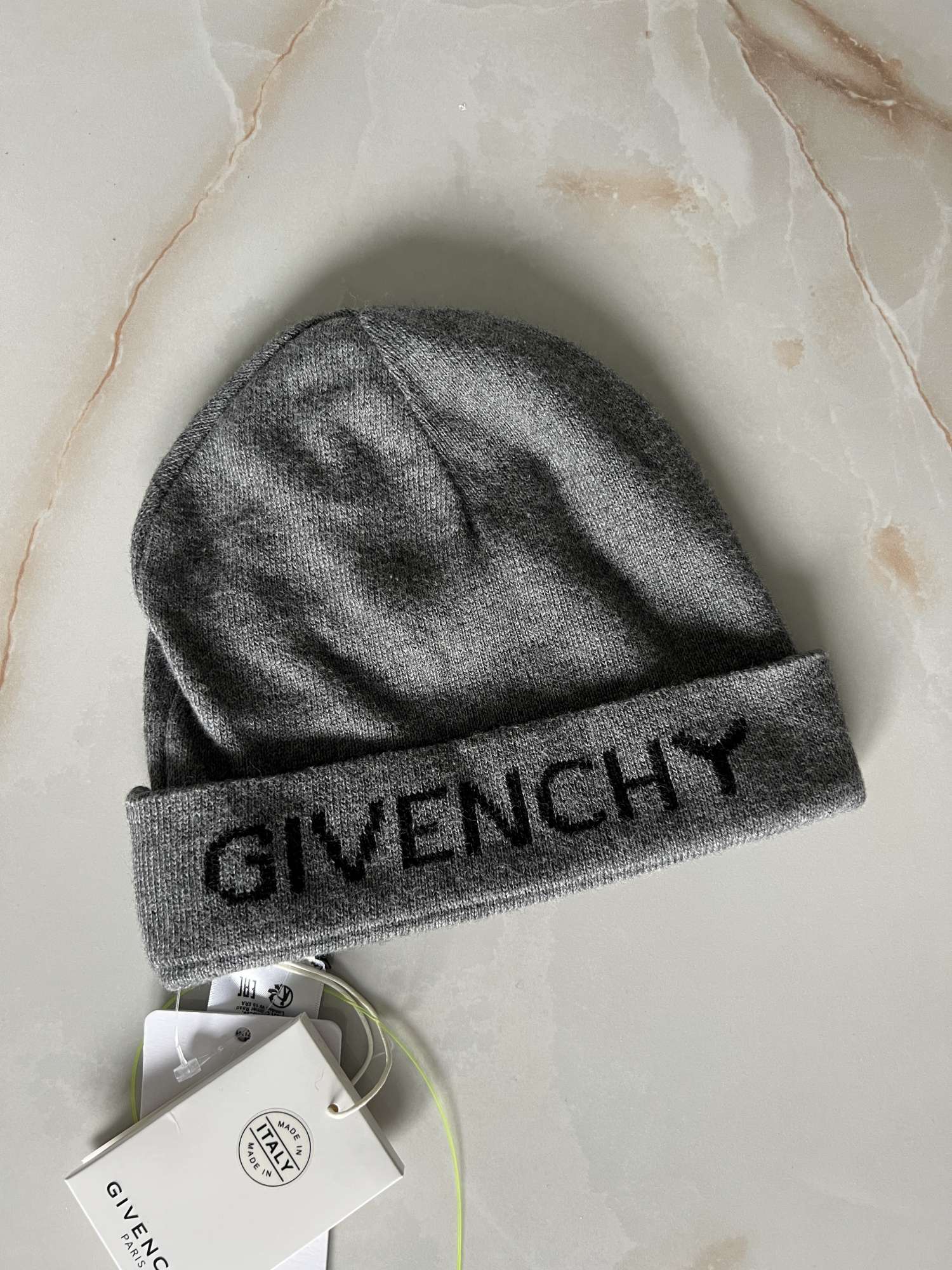 Givenchy ciapocka pre dietatko