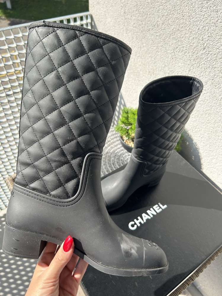 Chanel gumáky