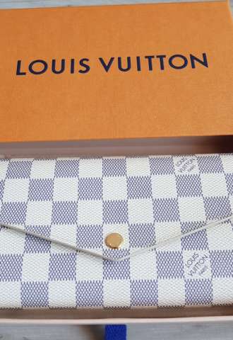 https://www.vipluxury.sk/Louis Vuitton Sarah peňaženka