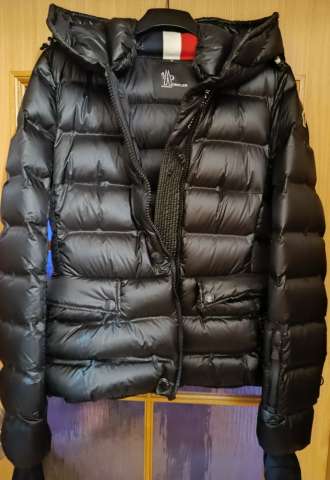 https://www.vipluxury.sk/Moncler zimní bunda