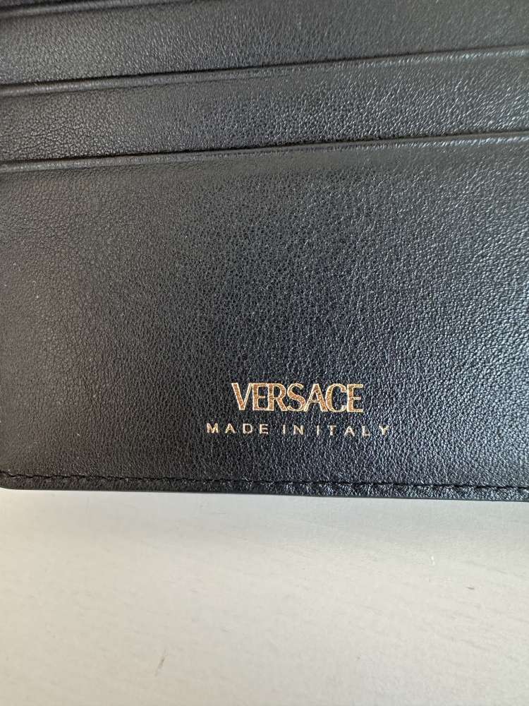 Versace cierna la medusa penazenka