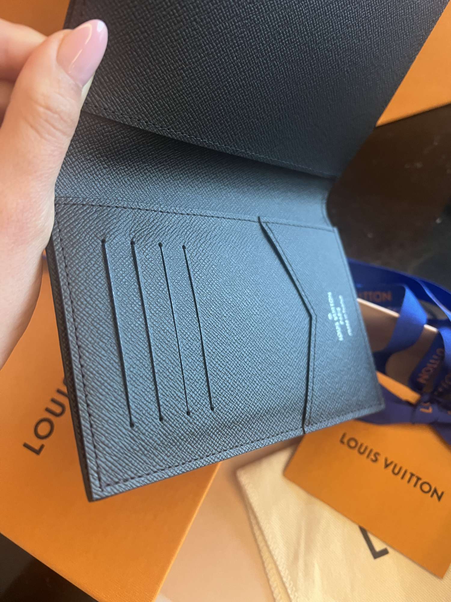 Louis Vuitton obal na pas