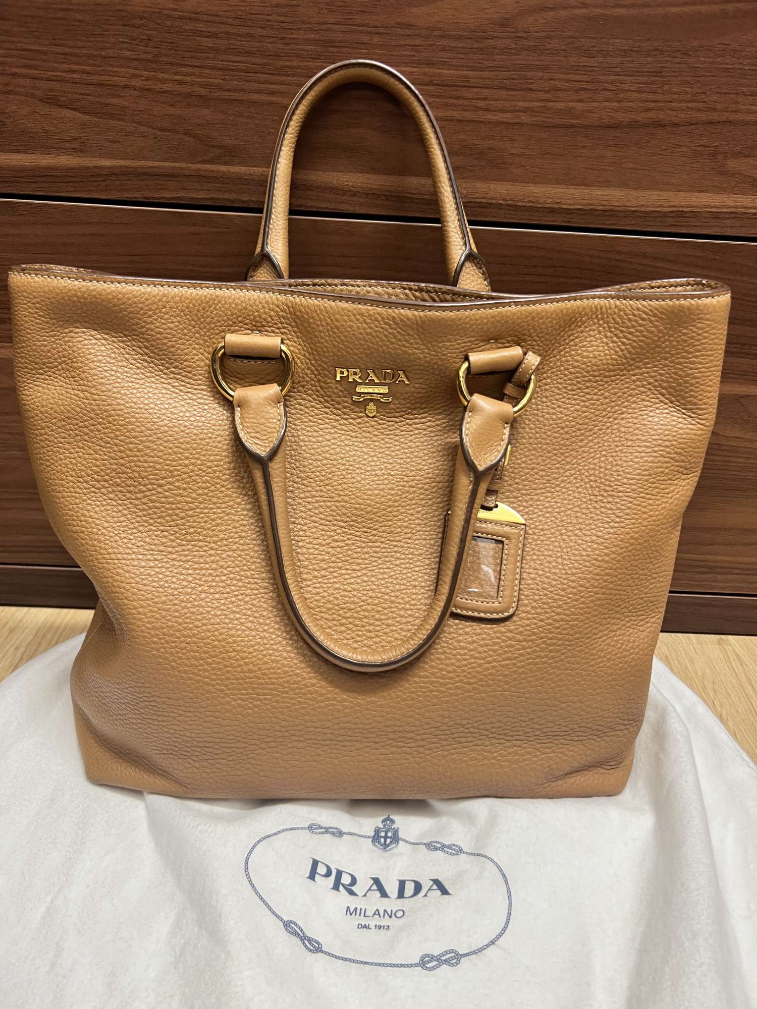 Prada kabelka