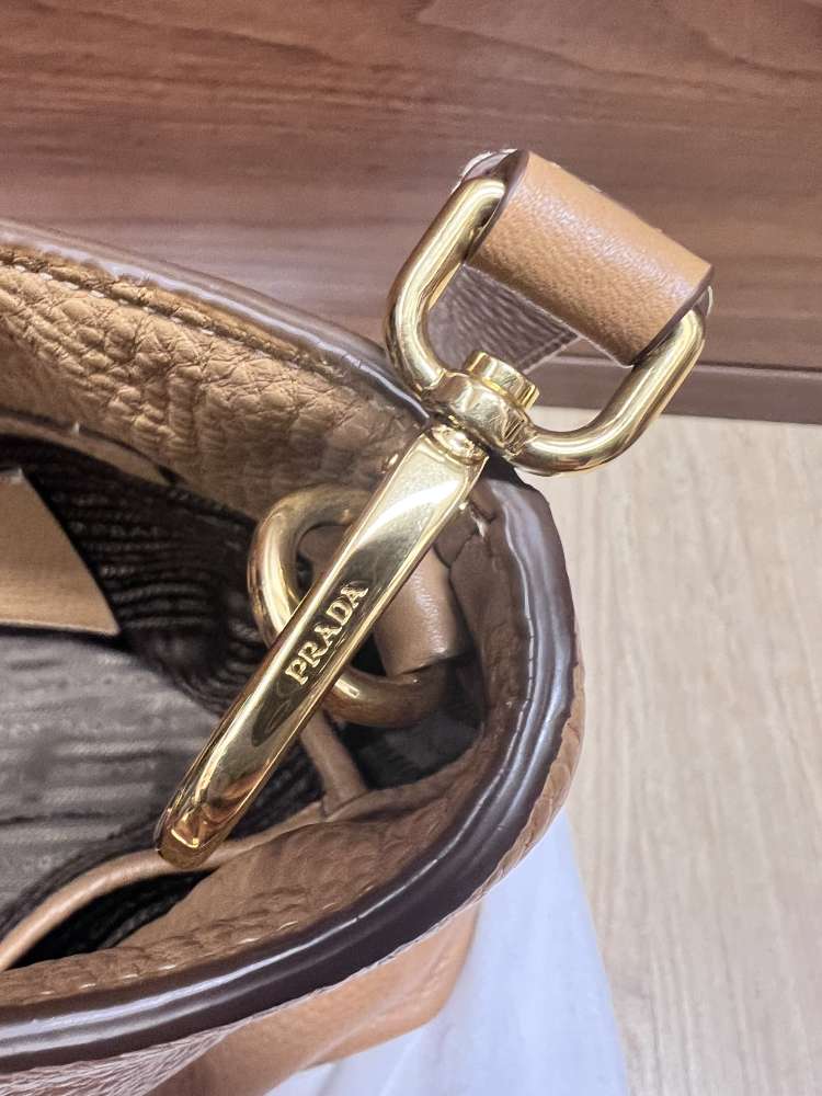 Prada kabelka