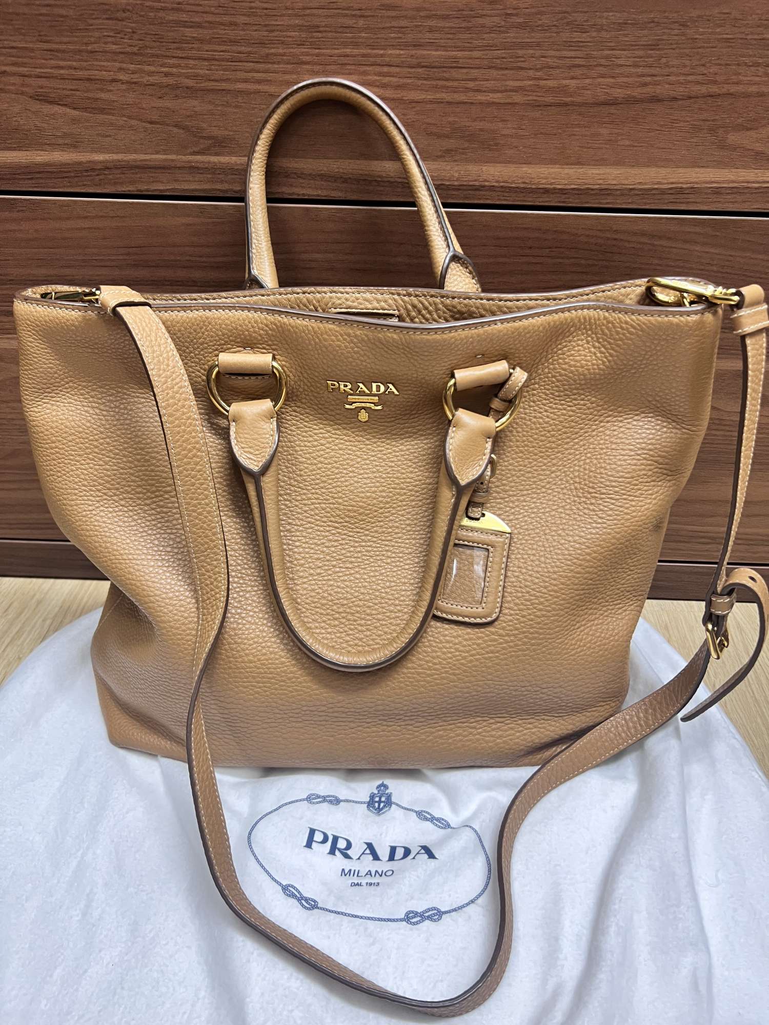 Prada kabelka