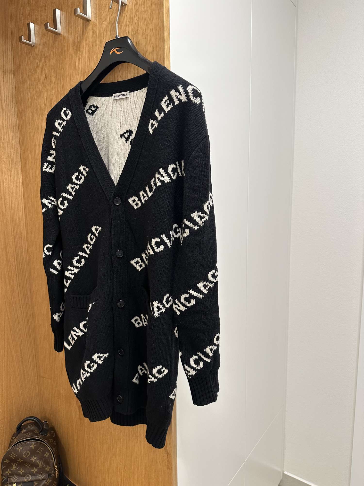 Balenciaga svetr