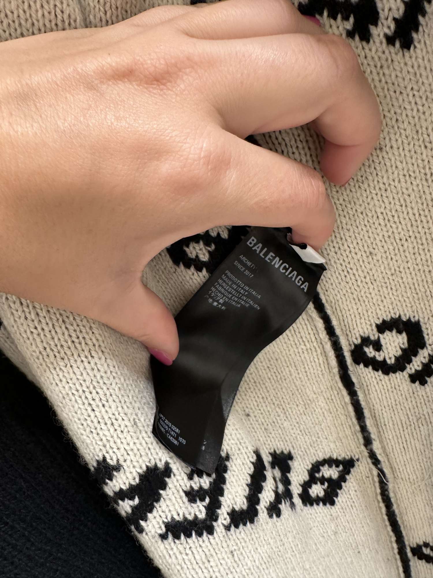 Balenciaga svetr