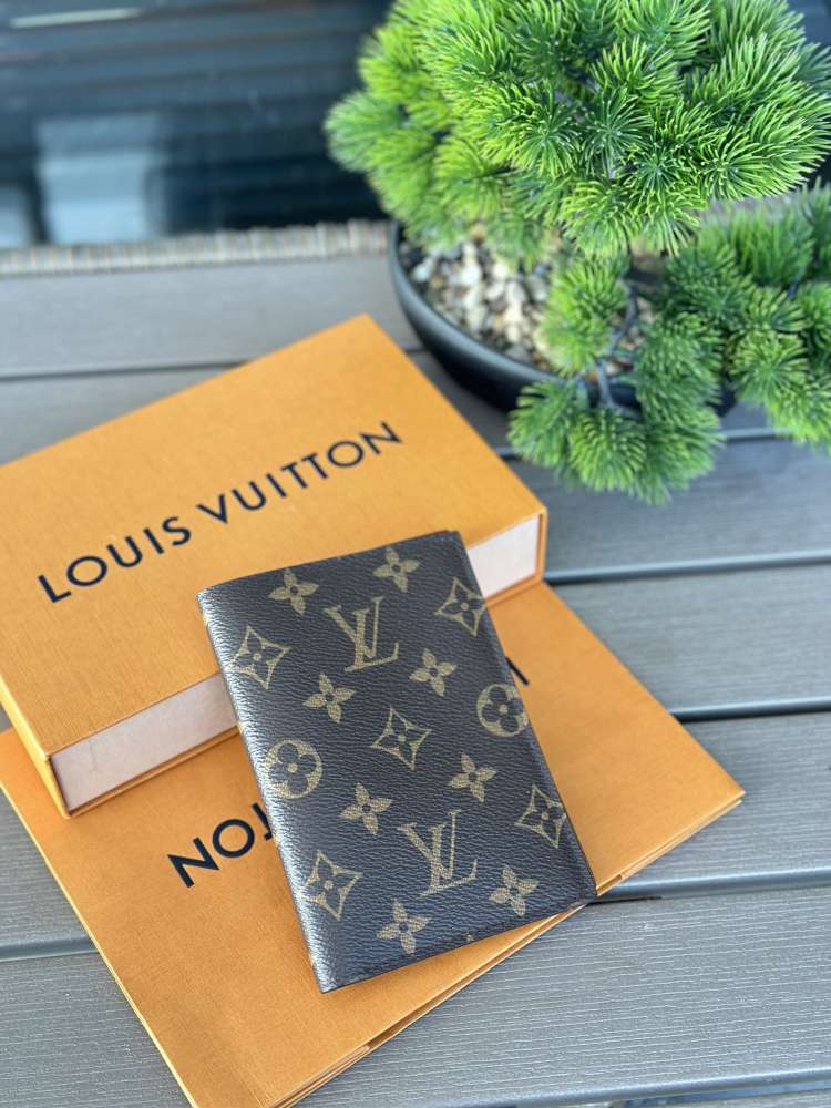 Louis Vuitton obal na pas