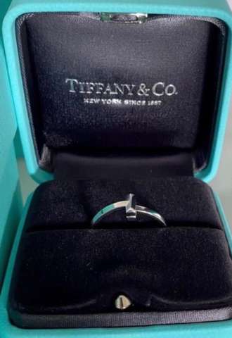 https://www.vipluxury.sk/Tiffany prsteň