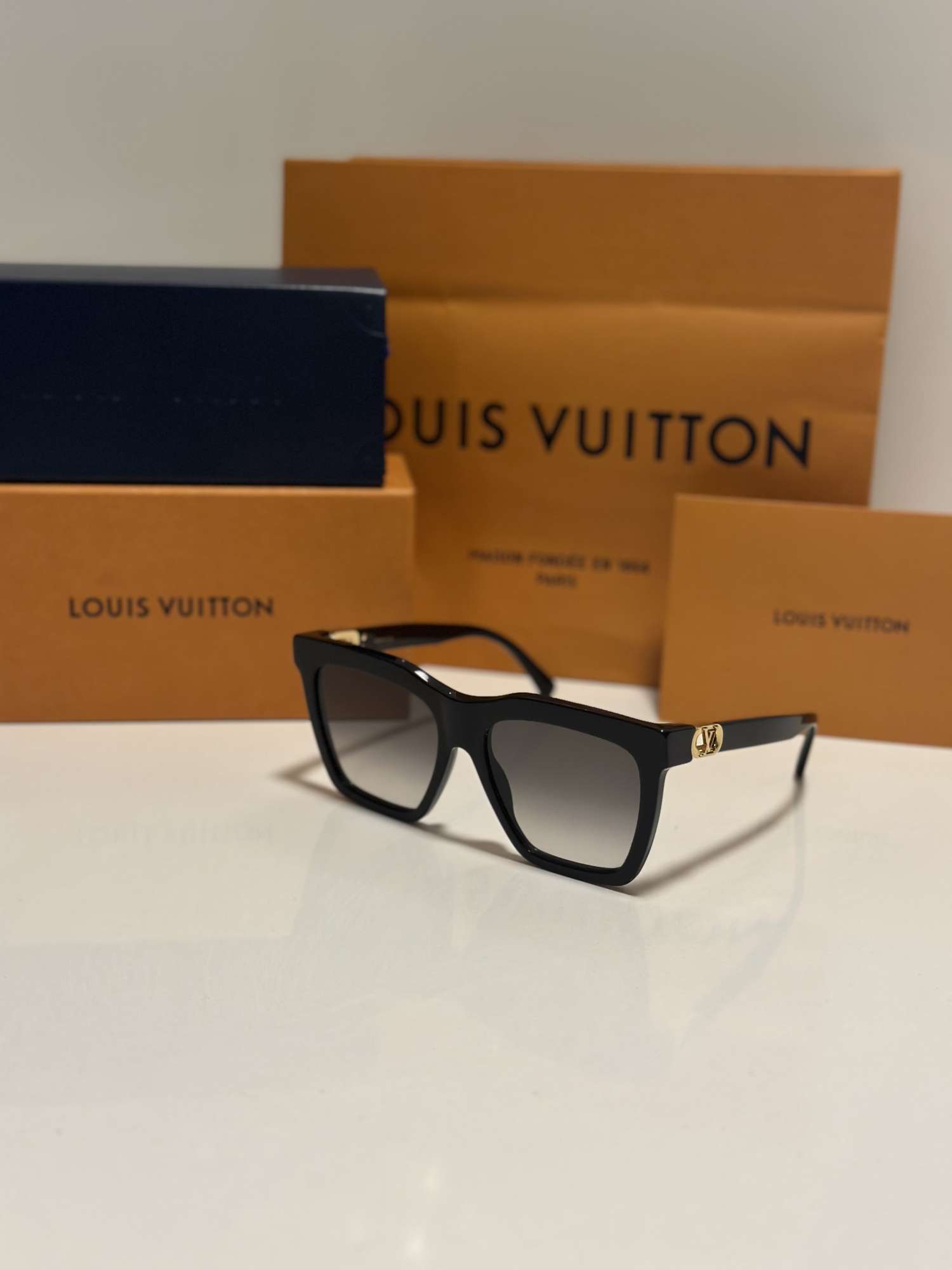 Louis Vuitton slnečné okuliare - VIP LUXURY