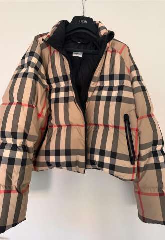 https://www.vipluxury.sk/Burberry zimná bunda