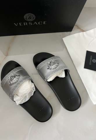 https://www.vipluxury.sk/Versace slapky velkost 40