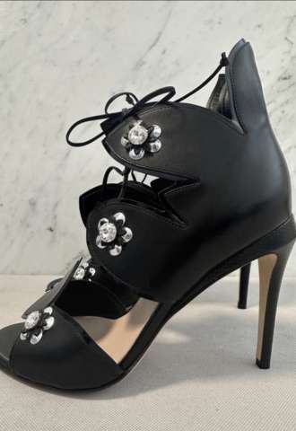 https://www.vipluxury.sk/Fendi new shoes black leather 38