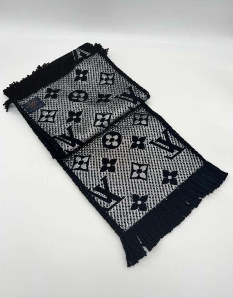 Louis Vuitton šál